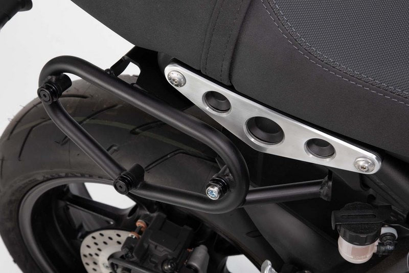 SW-MOTECH / SWモテック SLC サイドキャリア 右側 ブラック Yamaha XSR 900 (15-). | HTA.06.599.11001