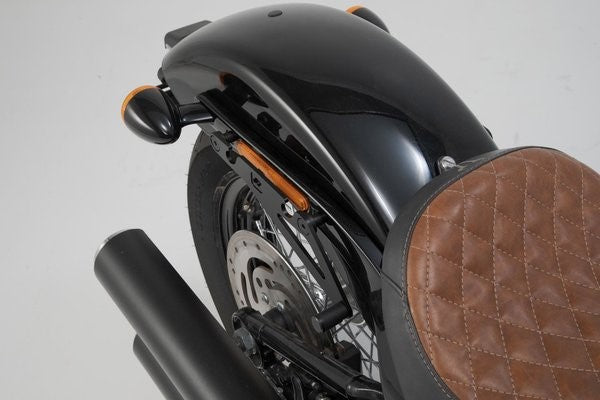 SW-MOTECH / SWモテック SLH サイドキャリア 右側 Harley-Davidson Street Bob/ Slim (17-). | HTA.18.682.1010
