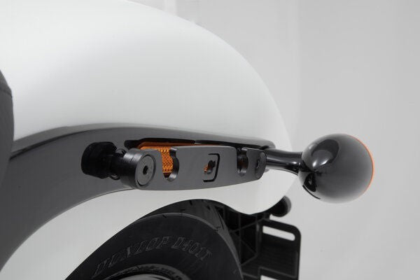 SW-MOTECH / SWモテック SLH サイドキャリア 左側 Harley-Davidson Softtail Slim (17-). | HTA.18.682.10200