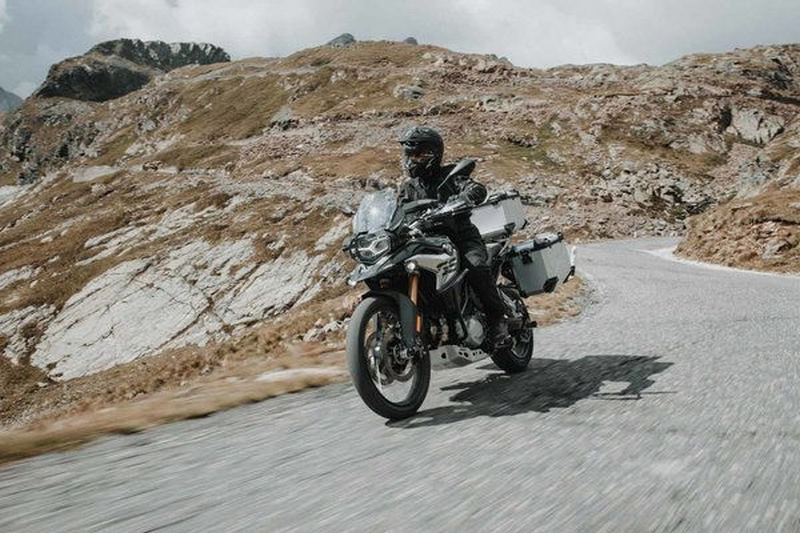 SW-MOTECH TRAX ADV aluminium case system Black. 37/37 l. Kawasaki Versys 1000 (18-). | KFT.08.922.70000/B