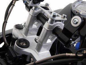 SWモテック / SW-MOTECH ハンドルバーライザー　直径 22mm. 高さ 28mm. ‐シルバー‐