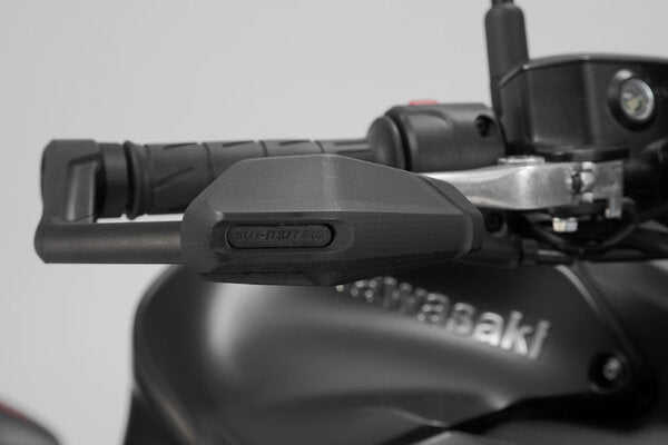 SW MOTECH / SWモテック レバーガード ウインドプロテクション付 ブラック Kawasaki models  Yamaha MT-09 (23-). | LVG.08.868.11001/B