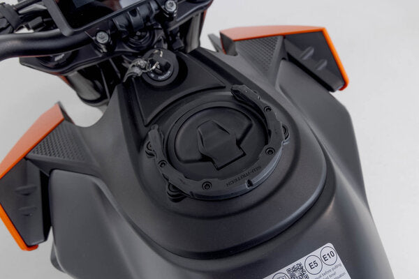 SW MOTECH / SWモテック PRO タンクリング ブラック KTM 990 Duke (23-). | TRT.00.787.33100/B