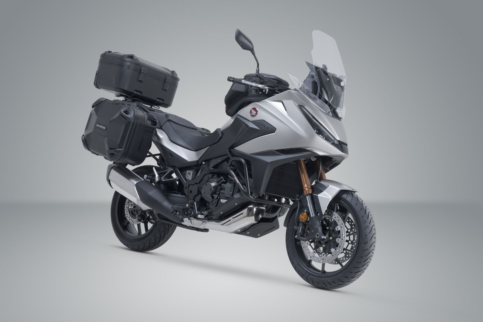 SW-MOTECH / SWモテック アドベンチャーツーリングセット DUSC（トップケース XL ブラック付き）。Honda NT1100 (21-)。 | ADV.01.052.66000/B
