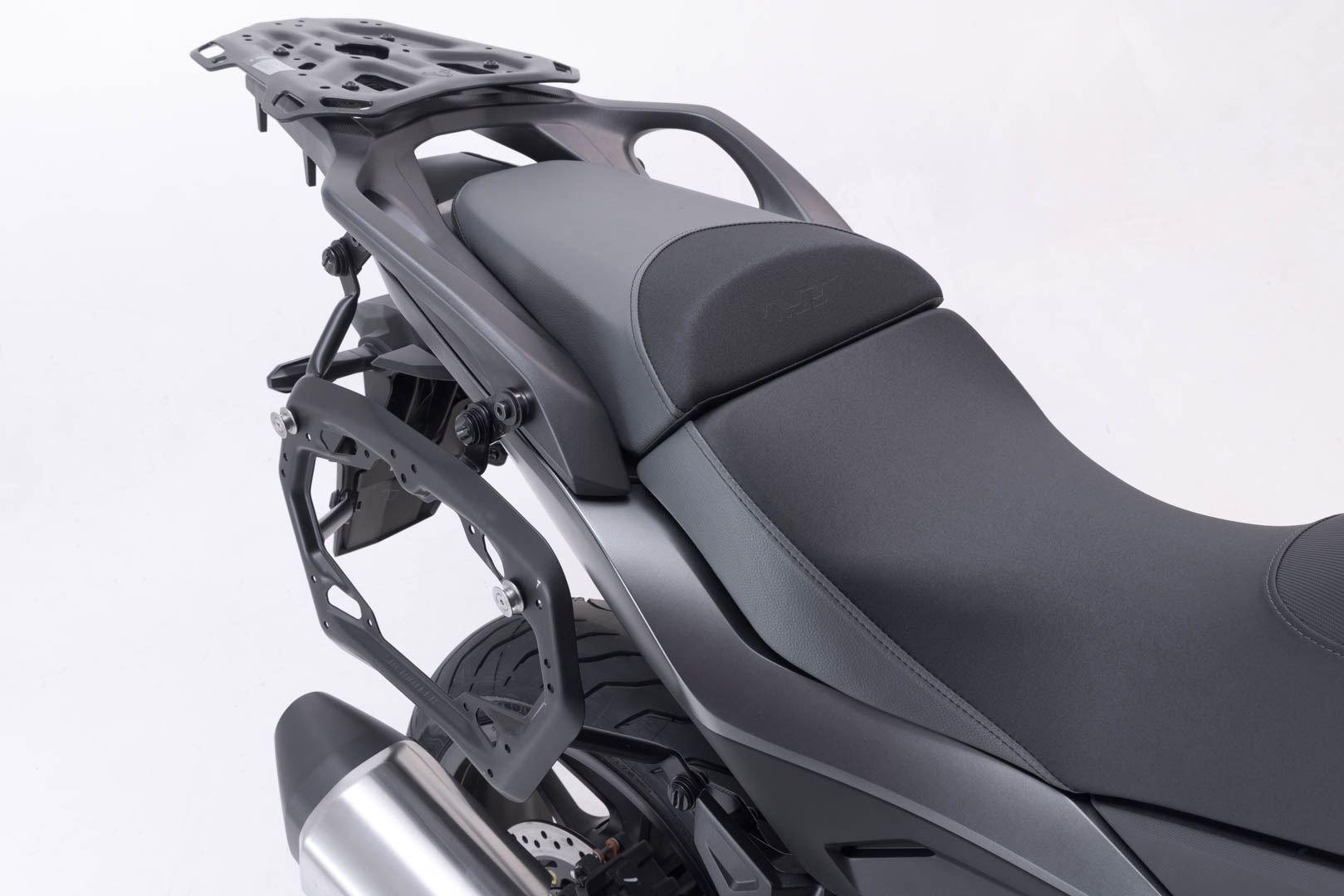 SW-MOTECH / SWモテック アドベンチャーツーリングセット DUSC（トップケース XL ブラック付き）。Honda NT1100 (21-)。 | ADV.01.052.66000/B