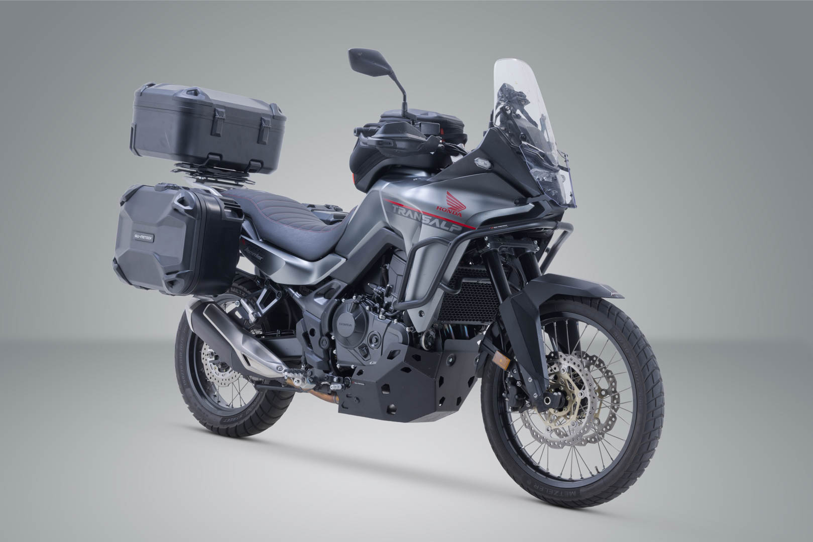 SW-MOTECH / SWモテック アドベンチャーツーリングセット DUSC（トップケース XL ブラック付き）。Honda XL750 トランスアルプ（22年以降）。 | ADV.01.070.66000/B