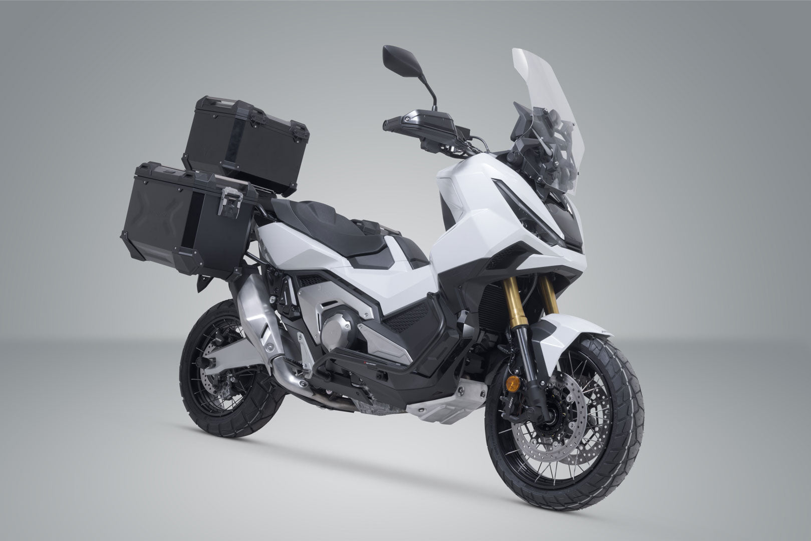 SW-MOTECH / SWモテック アドベンチャーツーリングセット TRAX ADV ブラック。Honda X-ADV (24-)。 | ADV.01.808.75100/B