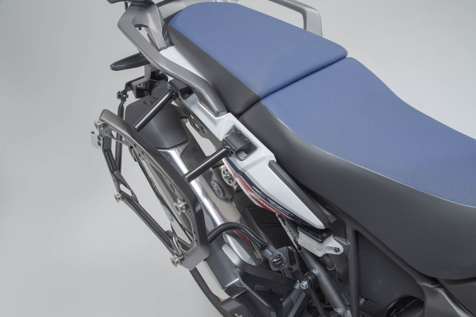 SW-MOTECH / SWモテック アドベンチャーツーリングセット DUSC（トップケース付き） ブラック。Honda CRF1000L アドベンチャー・スポーツ（18-）。 | ADV.01.890.65100/B