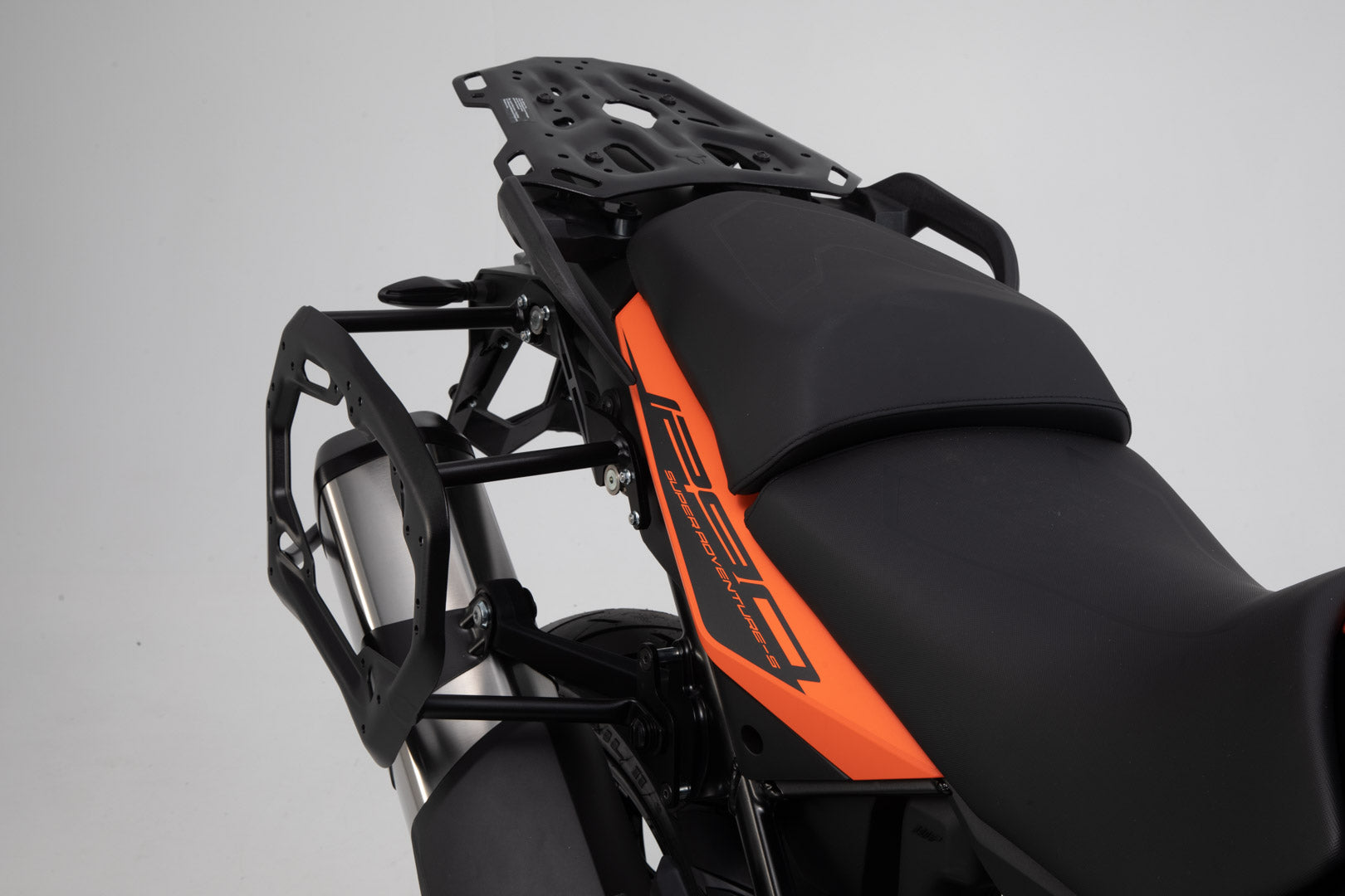 SW-MOTECH / SWモテック トップケース付きアドベンチャーツーリングセット DUSC（ブラック）。KTM 1050/1090/1190 Adv、1290 SAdv | ADV.04.333.65000/B