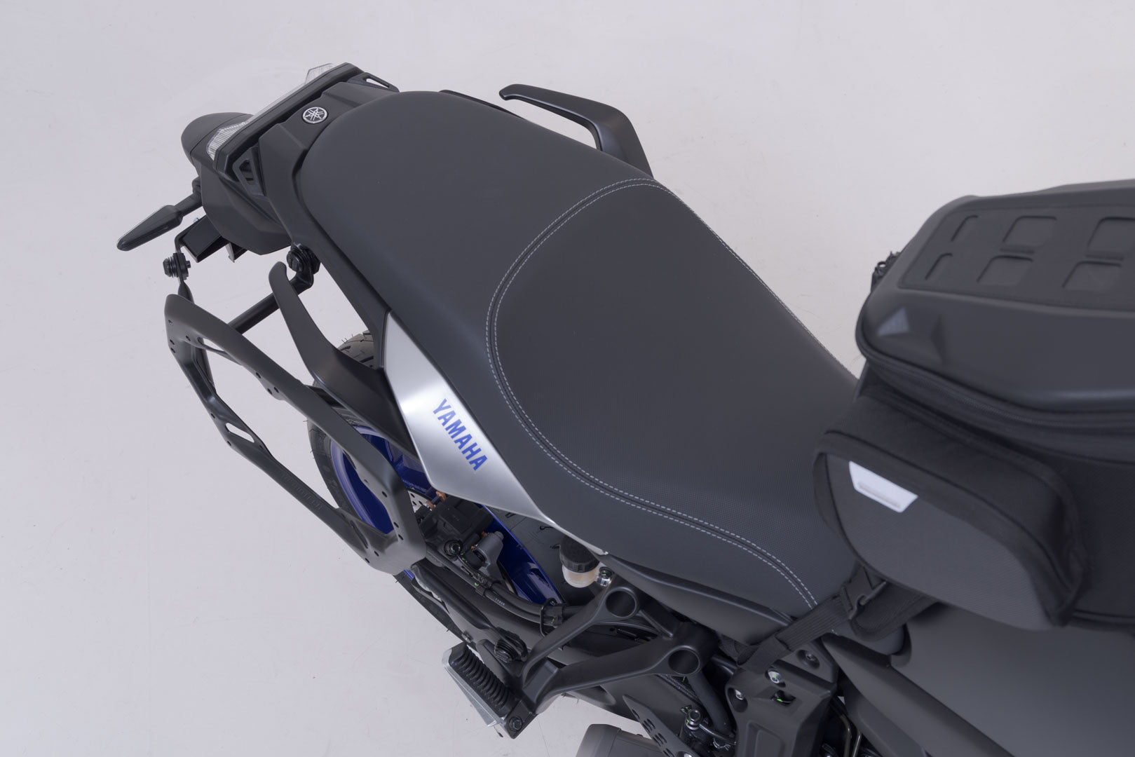 SW-MOTECH / SWモテック アドベンチャーツーリングセット DUSC（トップケース付き） ブラック。Yamaha MT-07 トレーサー（16-）。 | ADV.06.593.65000/B