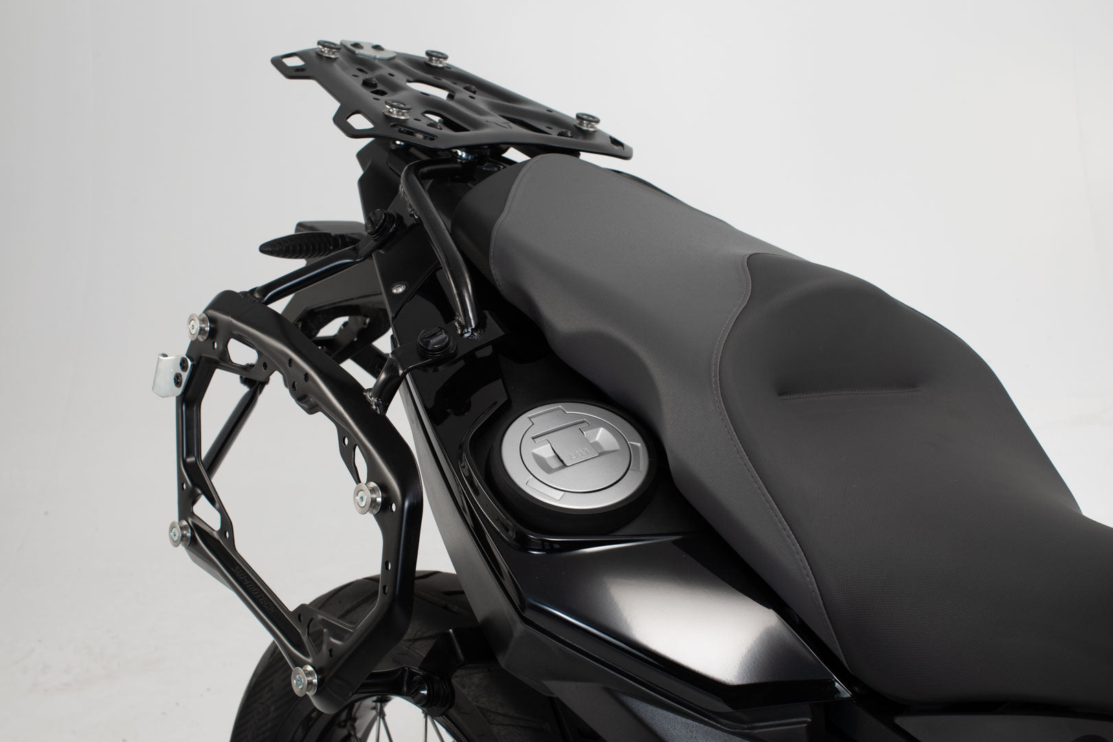 SW-MOTECH / SWモテック アドベンチャーツーリングセット DUSC（トップケース付き） ブラック。BMW F 800/ 700/ 650 GS（07-18）。 | ADV.07.559.65000/B