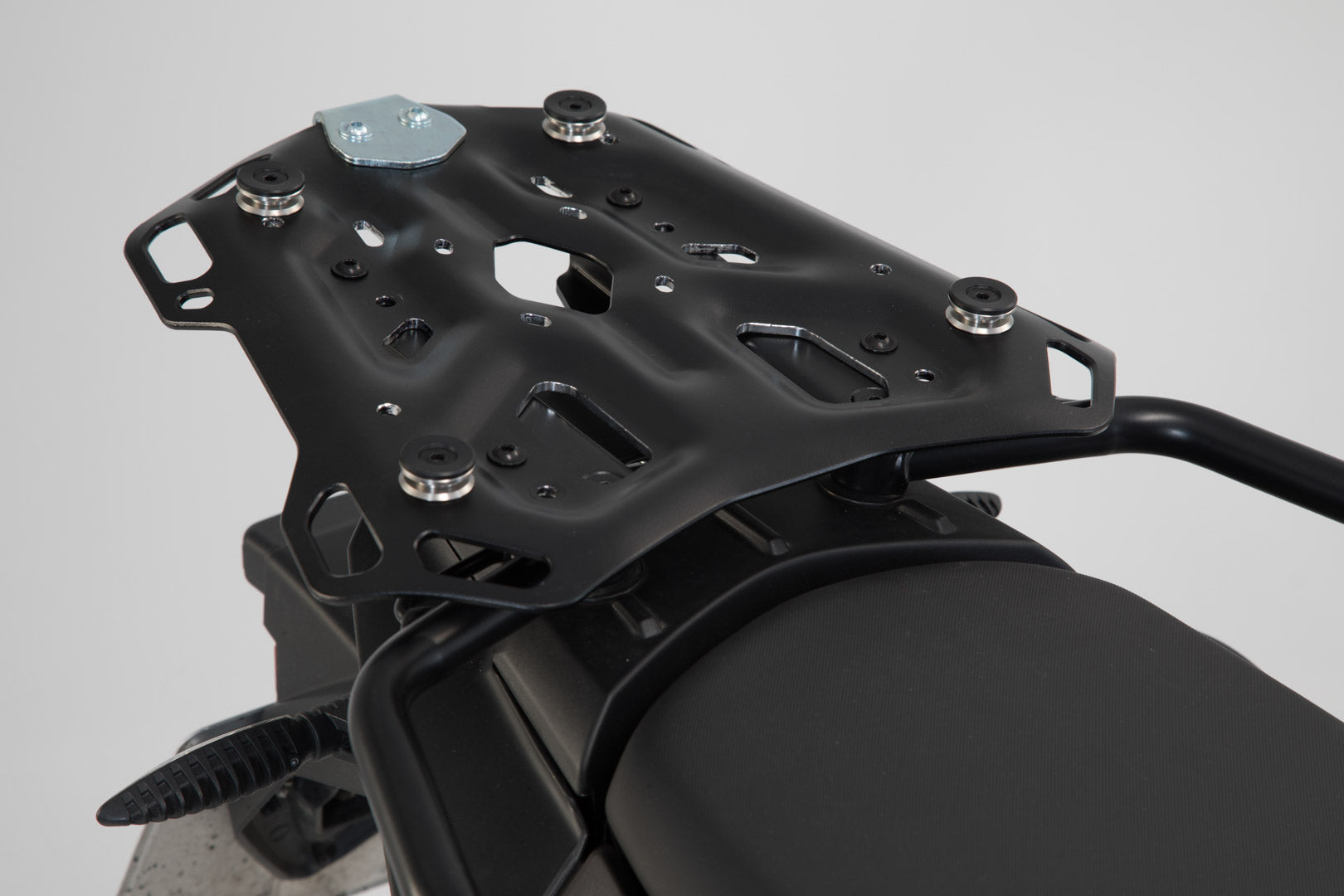 SW-MOTECH / SWモテック アドベンチャーツーリングセット DUSC（トップケース XL ブラック付き）。BMW F 800/700/650 GS（07-18）。 | ADV.07.559.66000/B
