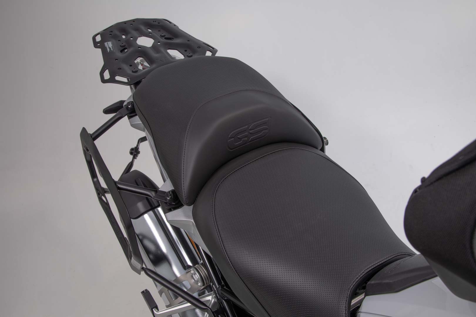 SW-MOTECH / SWモテック トップケース付きアドベンチャーツーリングセット DUSC（ブラック）。BMW R 1200 GS（12-18）／R 1250 GS（18-）。 | ADV.07.664.65000/B