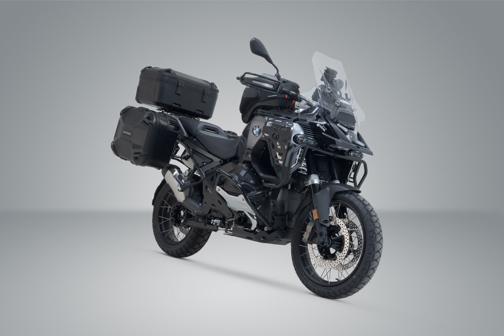 SW-MOTECH / SWモテック アドベンチャーツーリングセット DUSC（トップケース XL ブラック付き）。BMW R 1300 GS (23-)。BMW トップケースホルダー。 | ADV.07.975.66100/B