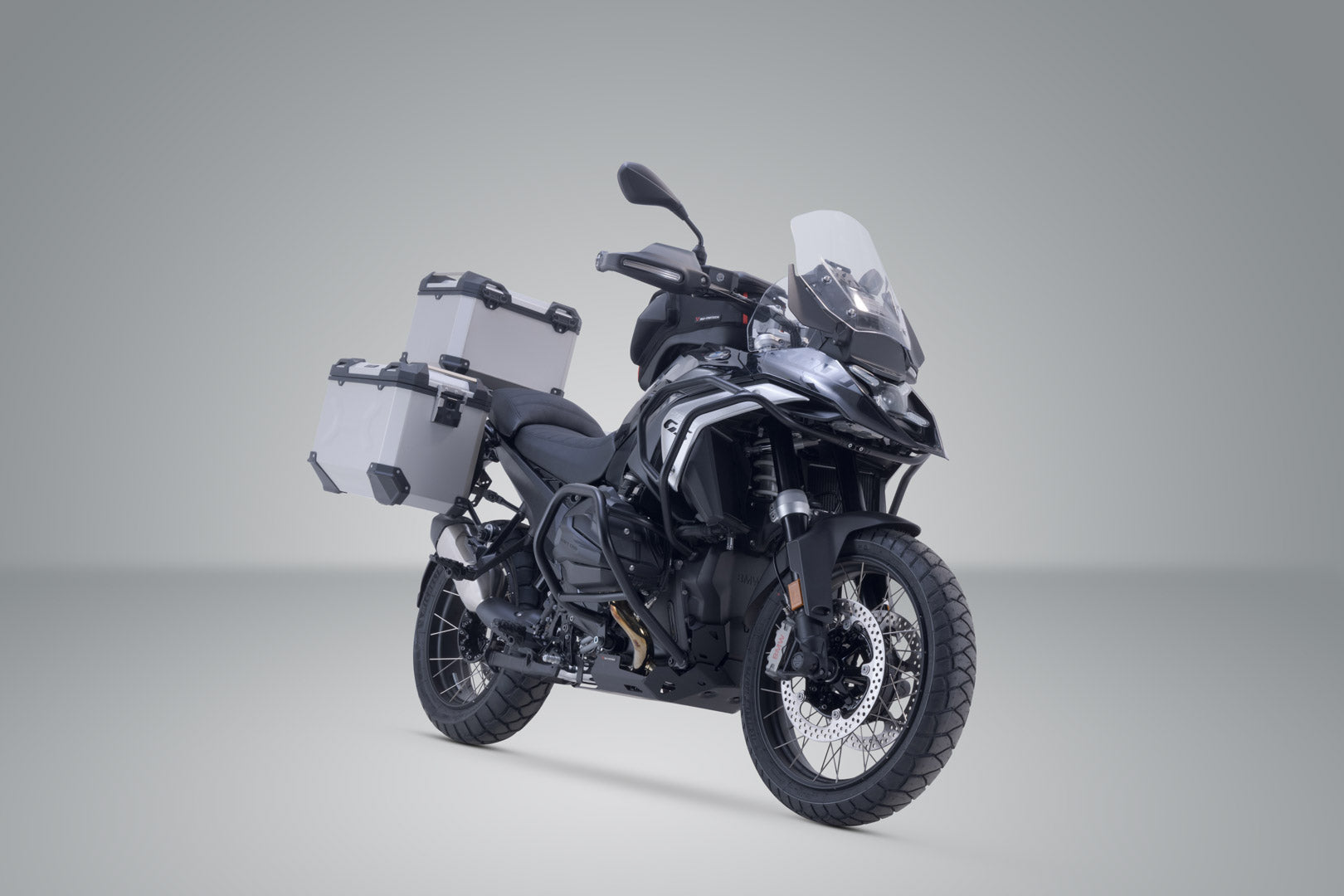 SW-MOTECH / SWモテック アドベンチャーツーリングセット TRAX ADV シルバー BMW R 1300 GS (23-)。 | ADV.07.975.75004/S