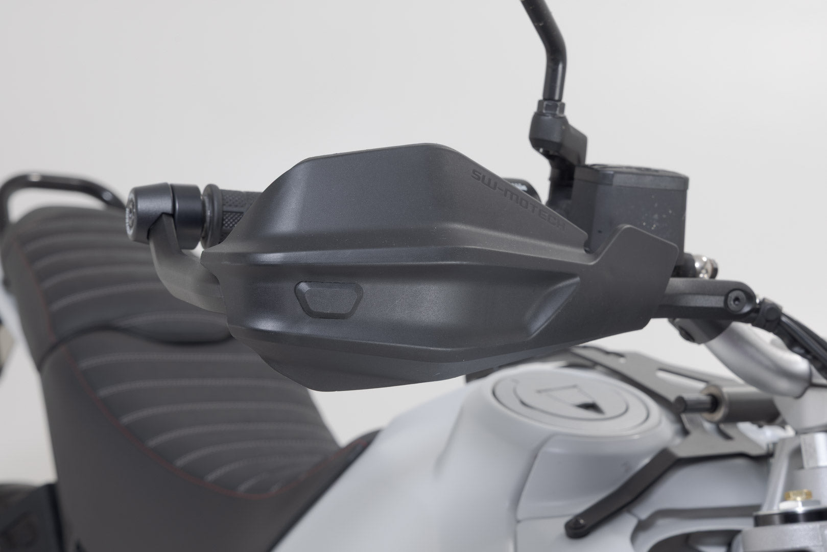 SW-MOTECH / SWモテック CFMoto 800MT-X用アドベンチャーツーリングセット（24-）。 | ADV.10.057.76000