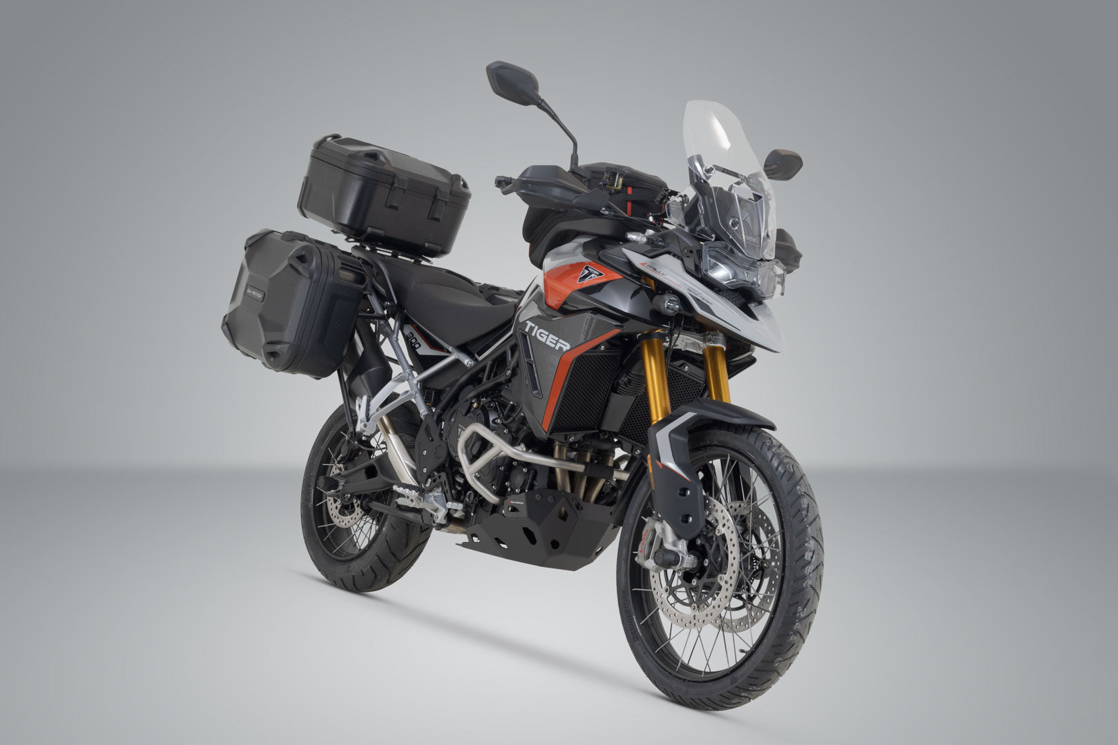 SW-MOTECH / SWモテック アドベンチャーツーリングセット DUSC（トップケース付き） ブラック。Triumph・タイガー 900/GT/ラリー/PRO（19-23年モデル）。 | ADV.11.953.65000/B