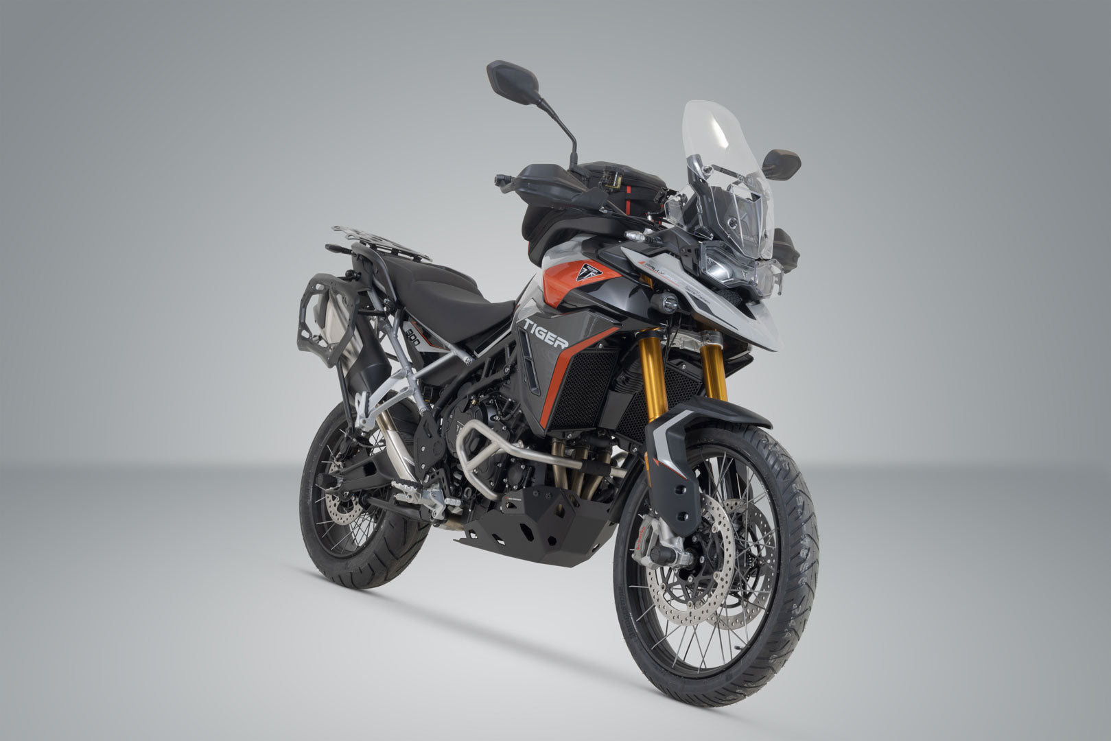SW-MOTECH / SWモテック アドベンチャーツーリングセット DUSC（トップケース XL ブラック付き）。Triumph タイガー 900/GT/ラリー/PRO（19-23）。 | ADV.11.953.66000/B