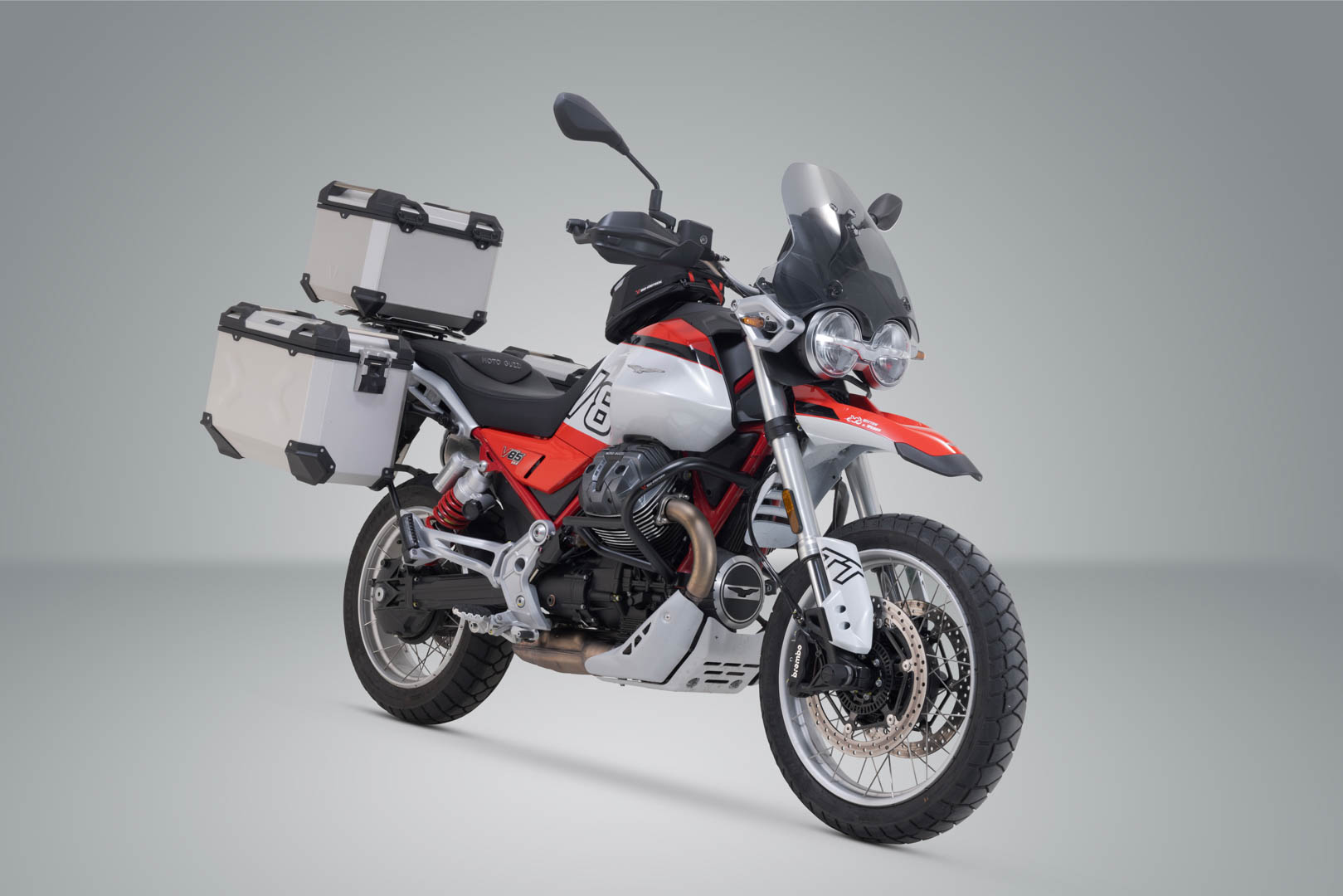 SW-MOTECH / SWモテック アドベンチャーツーリングセット TRAX ADV シルバー。Moto Guzzi V85 TT (24-)。 | ADV.17.632.75000/S