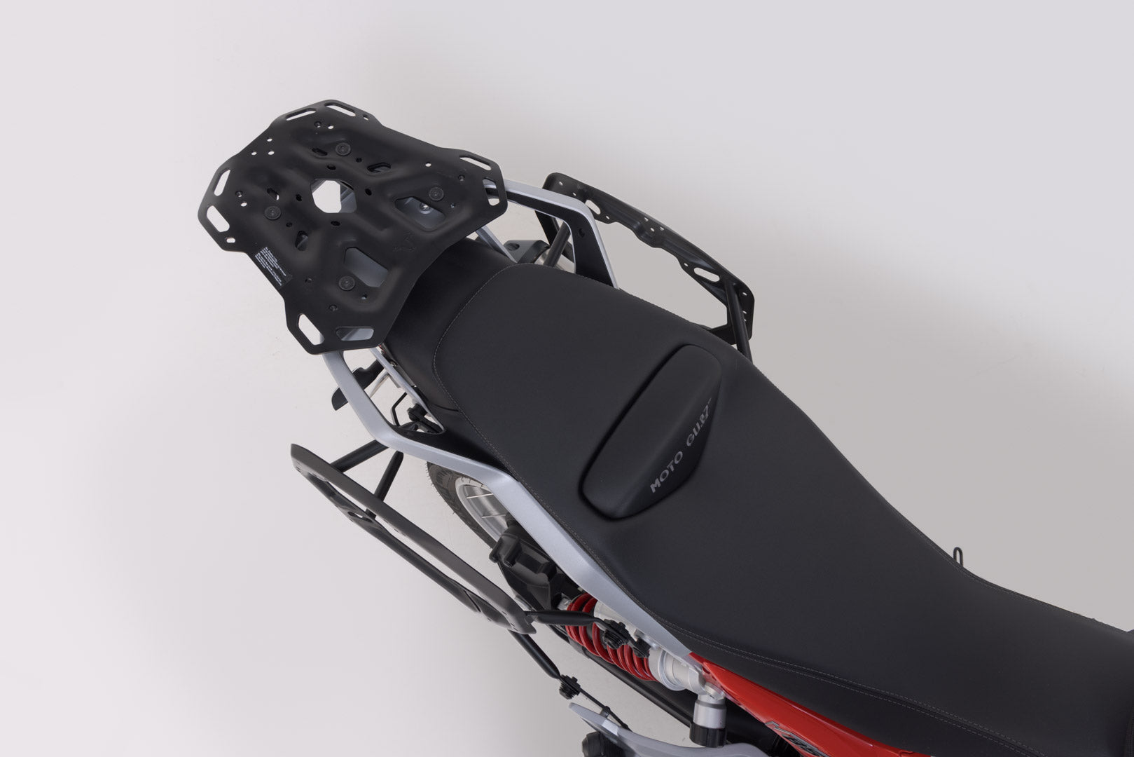 SW-MOTECH / SWモテック アドベンチャーツーリングセット DUSC（トップケース付き） ブラック。Moto Guzzi V85 TT（19-23）。 | ADV.17.925.65000/B