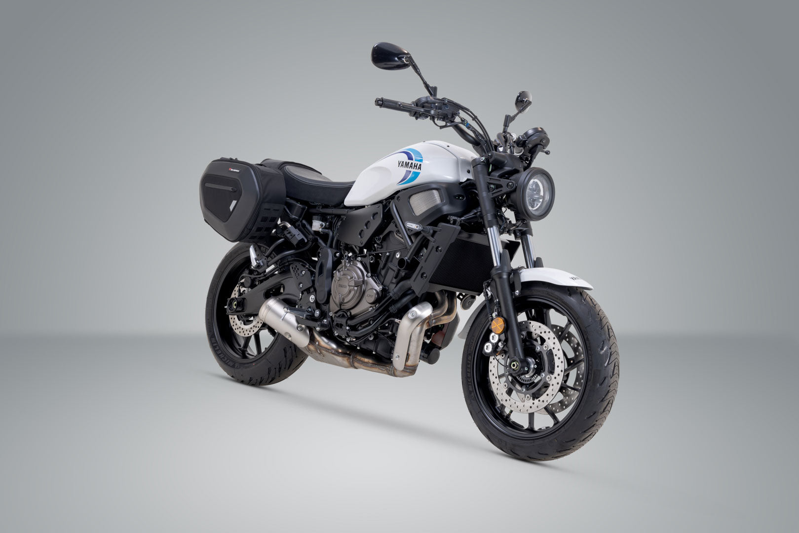 SW-MOTECH / SWモテック PRO Blaze H サドルバッグセット ブラック。Yamaha XSR700 (15-)、XSR700 XT (19-)。 | BC.HTA.06.740.36500