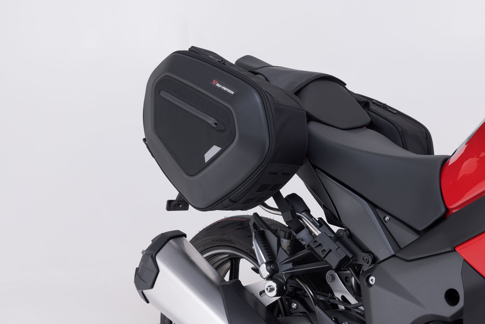SW-MOTECH / SWモテック PRO Blaze H サドルバッグセット ブラック。Kawasaki Z1000SX、Ninja 1000SX、1100SX/SE。 | BC.HTA.08.740.35500