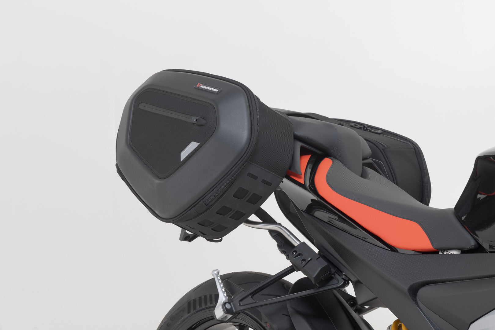 SW-MOTECH / SWモテック PRO Blaze H サドルバッグセット ブラック。Aprilia RS 660 エクストレーマ (23-)。 | BC.HTA.13.740.39001