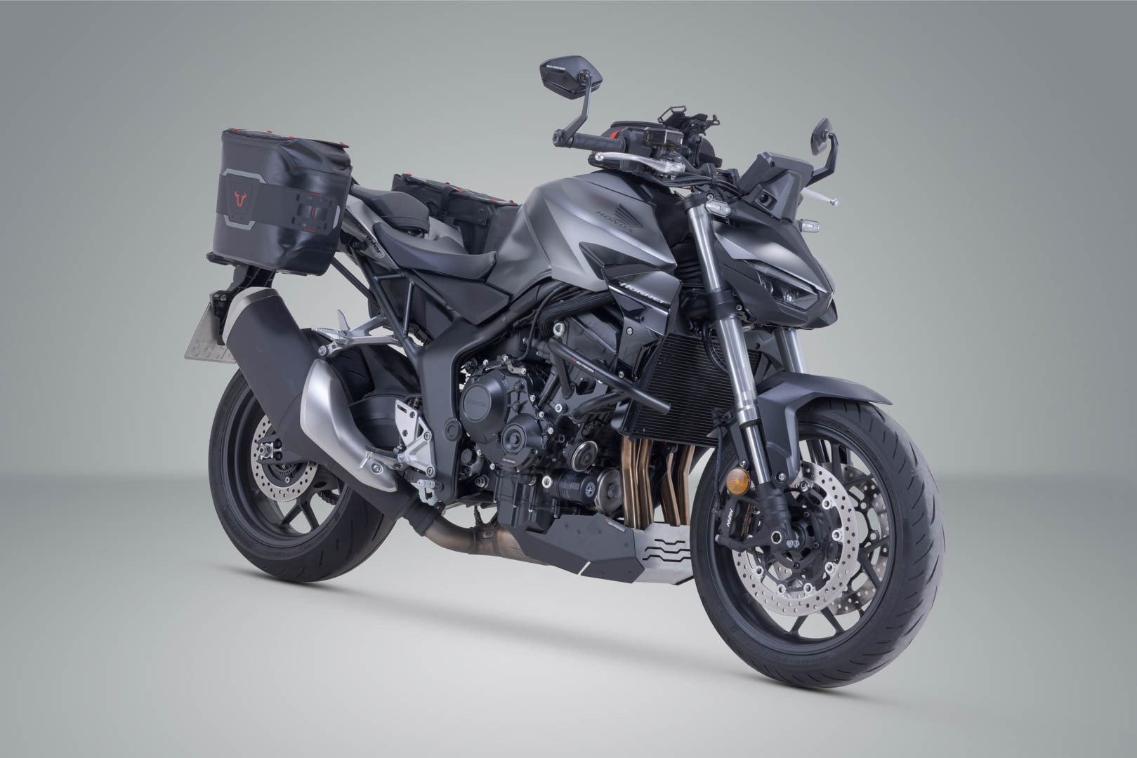 SW-MOTECH / SWモテック サイドバッグ WP-System V-LOC 16/11 リットル。 Honda CB1000 ホーネット (24-)。 | BC.SYS.01.211.32000