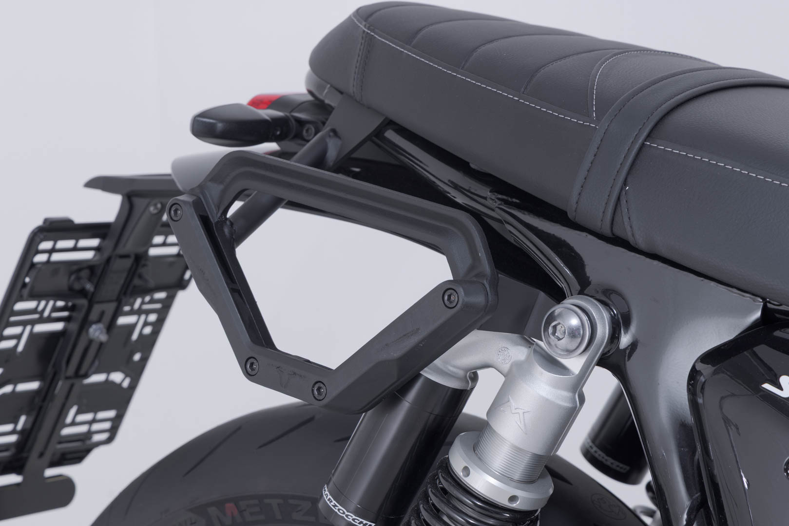 SW-MOTECH / SWモテック サイドバッグ WP-System V-LOC 11/11 リットル。 Triumph Speed Twin 1200 (18-)。 | BC.SYS.11.928.32000