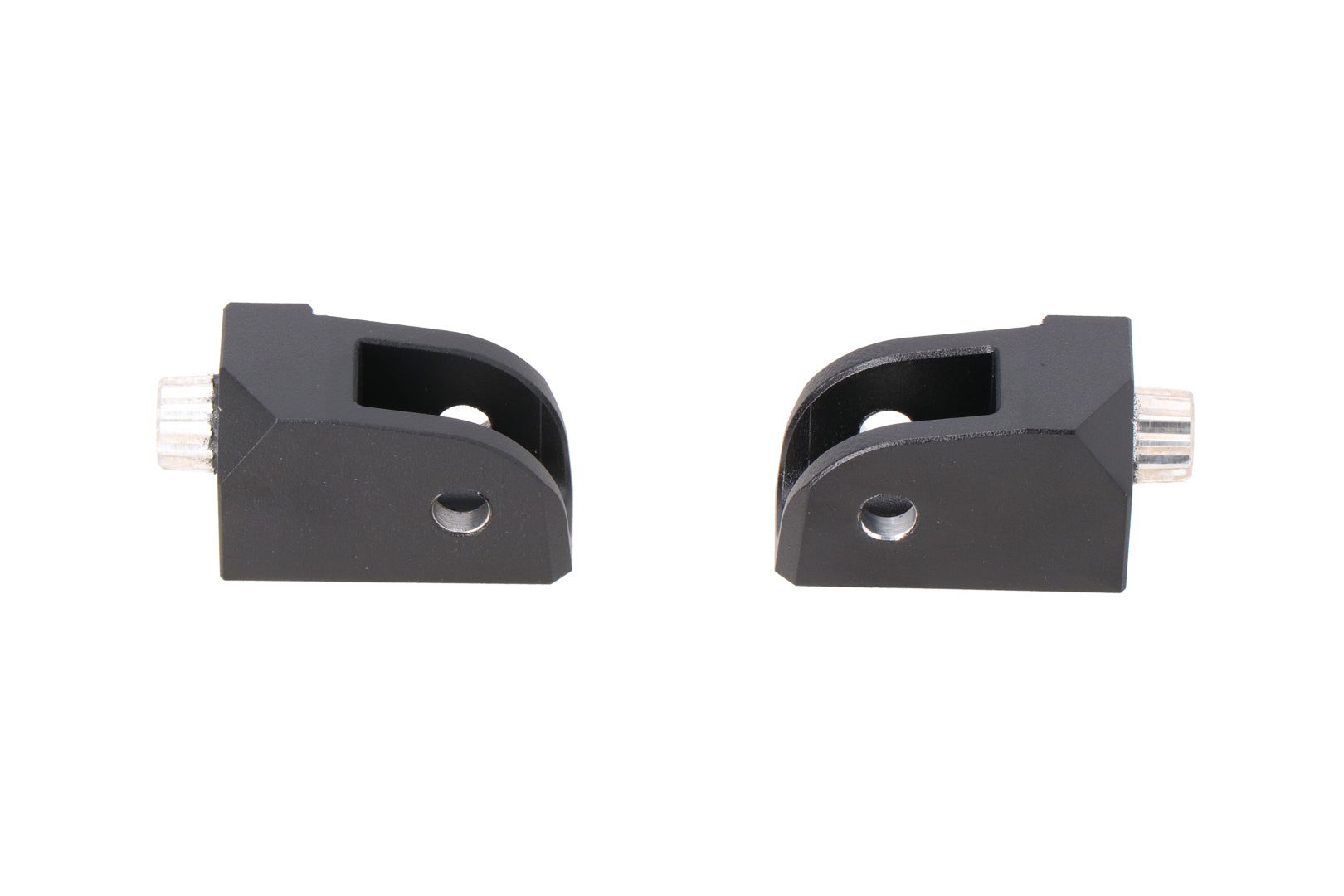 SW-MOTECH / SWモテック EVOフットペグ用取り付け部品（ブラック）。Triumph・タイガー 800/900/1200、スクラム 1200用。 | FRS.11.112.80103/B