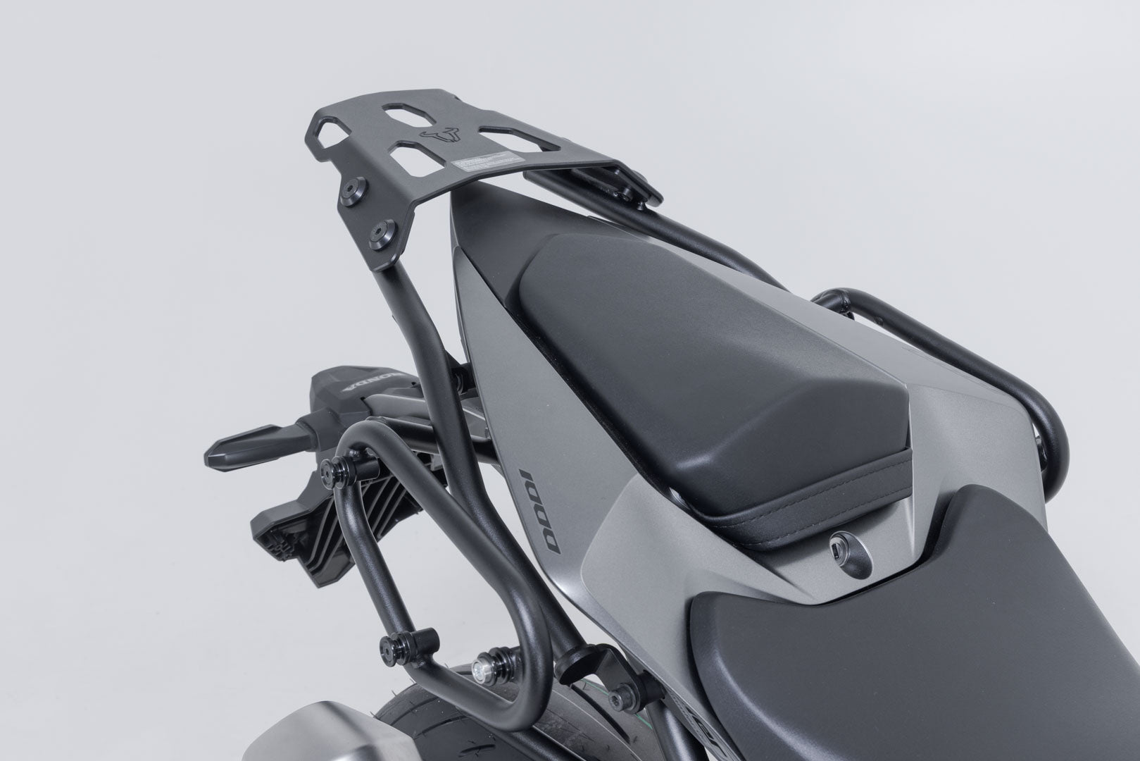 SW-MOTECH / SWモテック STREET-RACK リアキャリア ブラック。Honda CB1000 ホーネット (24-)。 | GPT.01.211.16000/B