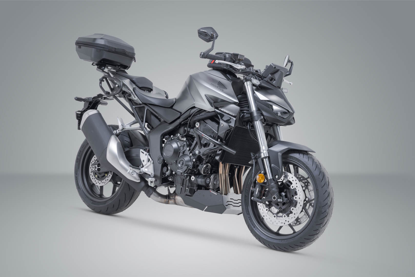SW-MOTECH / SWモテック URBAN ABS トップケースシステム ブラック。Honda CB1000 ホーネット (24-)。 | GPT.01.211.60000/B