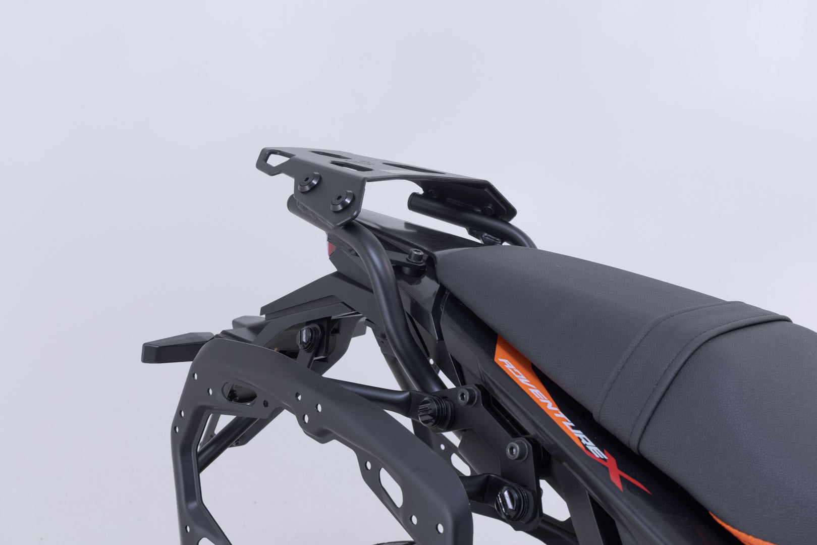 SW-MOTECH / SWモテック STREET-RACK リアキャリア ブラック。125 SMC/Enduro R、250 Adv、390 Adv (25-)。 | GPT.04.417.16000/B