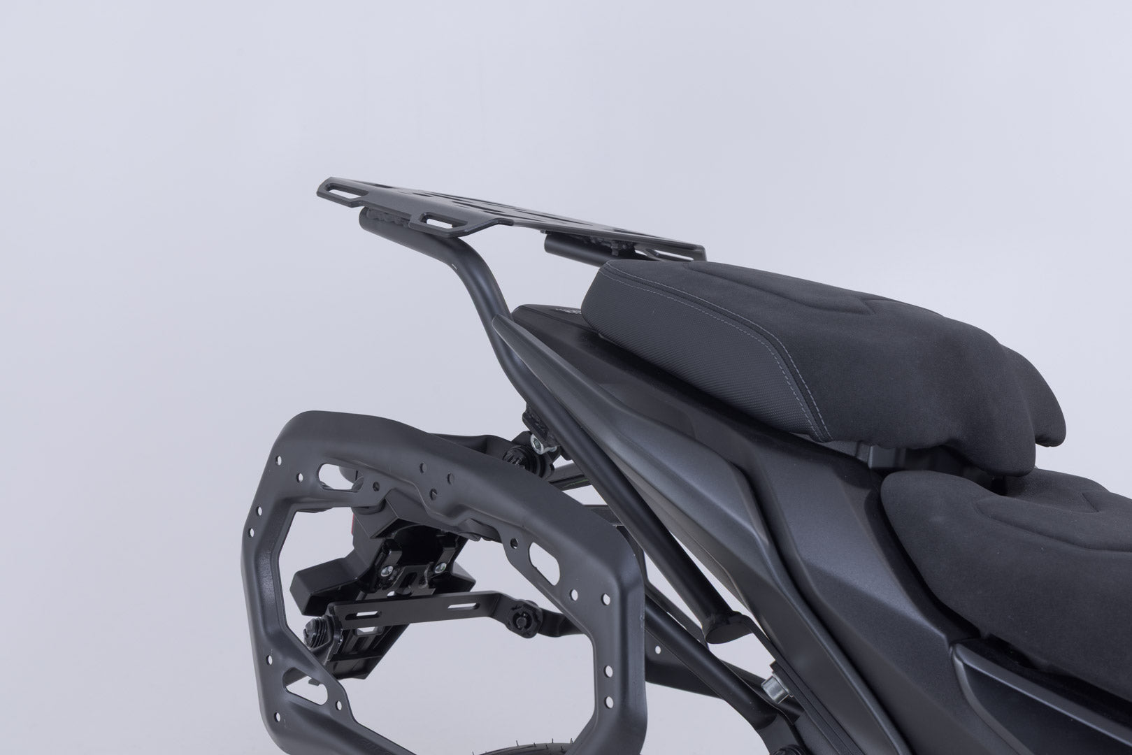SW-MOTECH / SWモテック STREET-RACK リアキャリア ブラック。Yamaha・トレーサー7 (25-)。 | GPT.06.020.16000/B