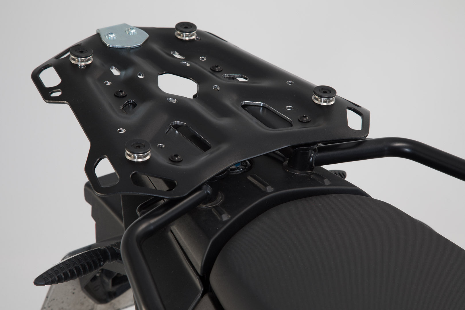 SW-MOTECH / SWモテック DUSC L トップケースシステム ブラック。41 l。BMW F 650/700/800 GS用。 | GPT.07.558.65001/B