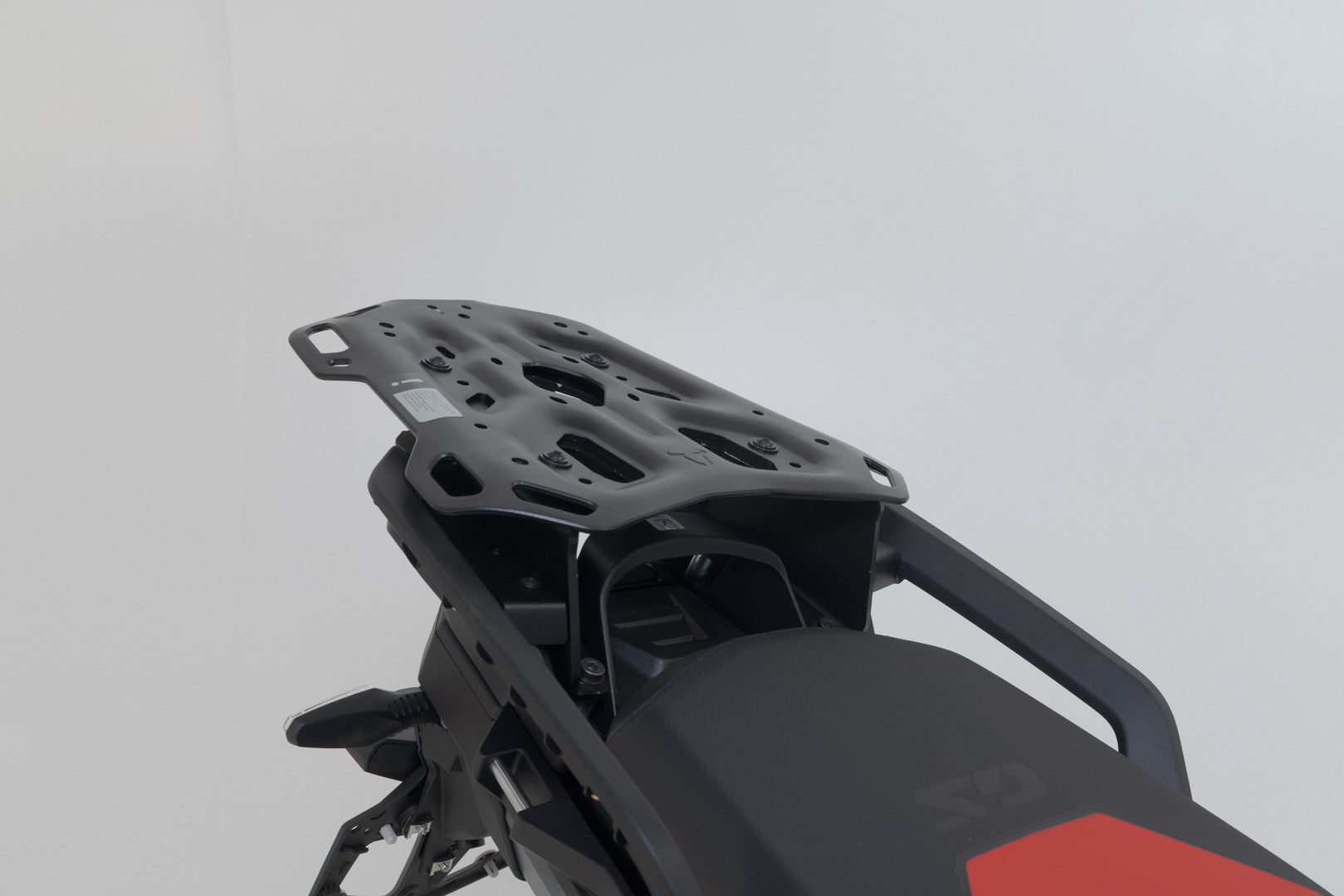 SW-MOTECH / SWモテック ADVENTURE-RACK リアキャリア ブラック。R 1300 GS Adv (24-)用。OEM製プラスチック製GPB用。 | GPT.07.976.19000/B
