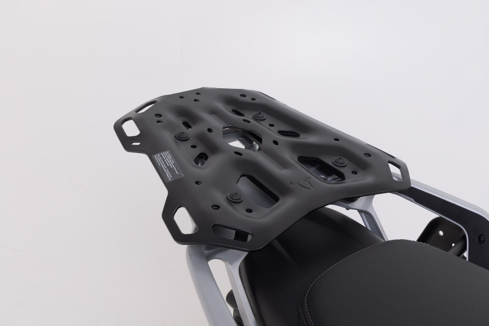 SW-MOTECH / SWモテック ADVENTURE-RACK リアキャリア ブラック。Moto Guzzi V85 TT (24-)。 | GPT.17.632.19000/B