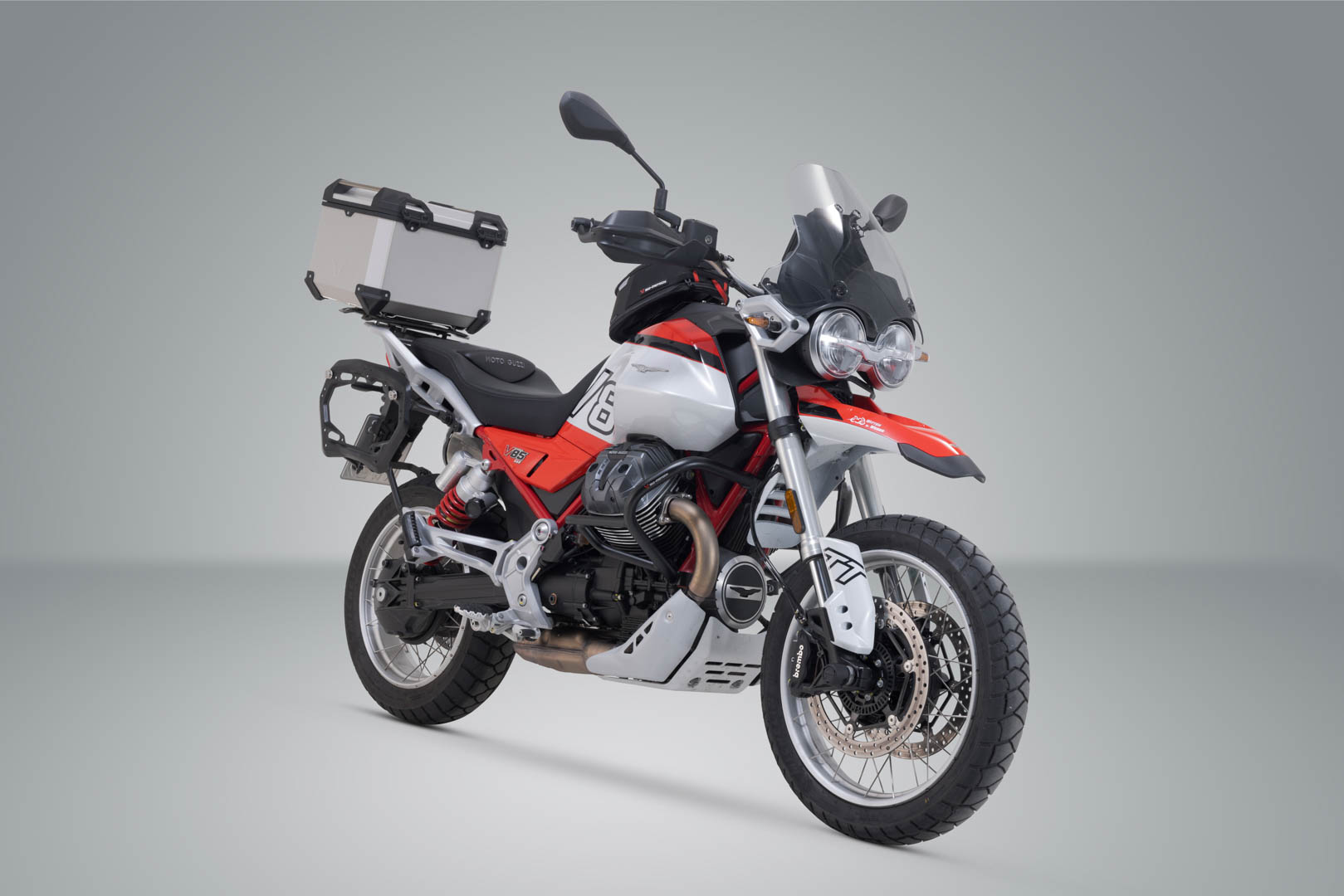 SW-MOTECH / SWモテック TRAX ADV トップケースシステム シルバー。Moto Guzzi V85 TT (24-)。 | GPT.17.632.70000/S