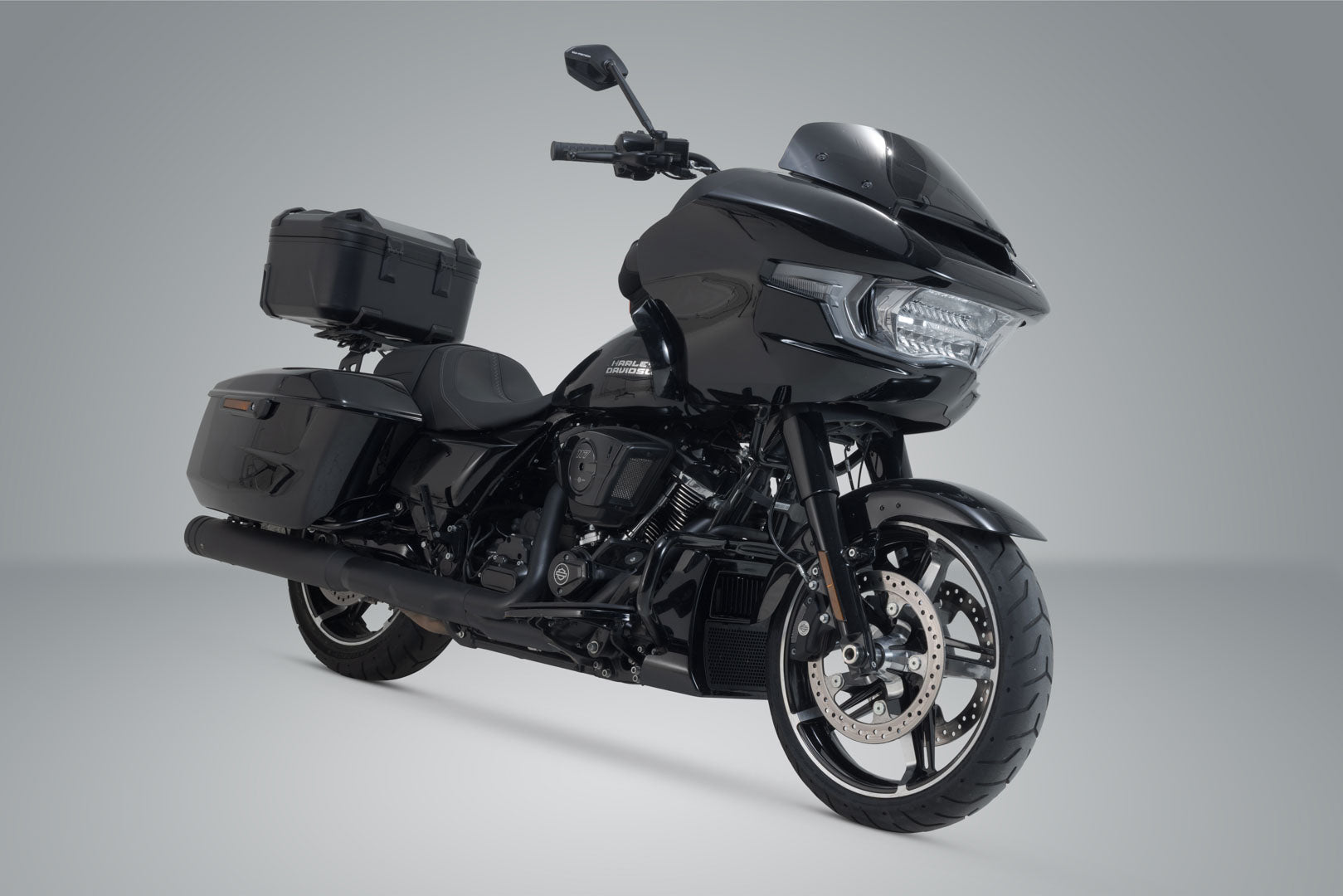 SW-MOTECH / SWモテック DUSC L トップケースシステム ブラック。41 l。Harley-Davidson ロードグライド (24-)。 | GPT.18.985.65000/B