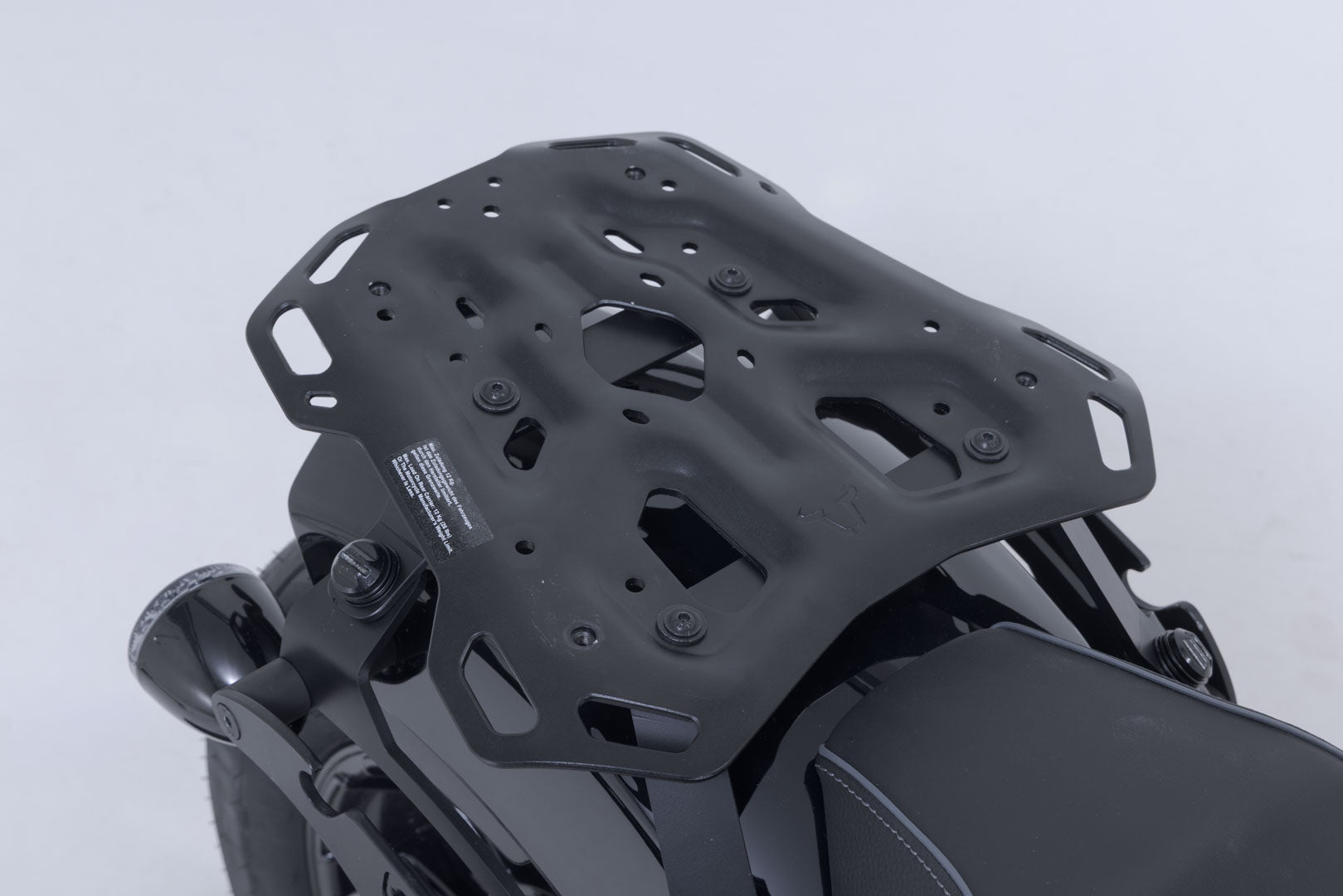SW-MOTECH / SWモテック ADVENTURE-RACK リアキャリア ブラック。インディアン・スカウト各モデル（24-）。 | GPT.20.394.19000/B