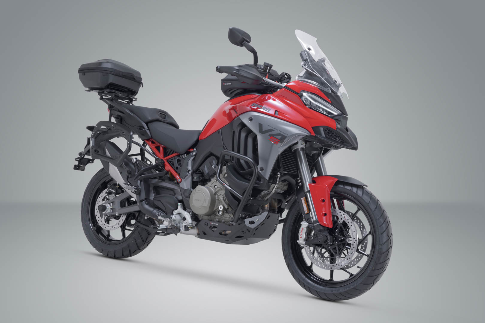SW-MOTECH / SWモテック URBAN ABS トップケースシステム ブラック。Ducati Multistrada V4 モデル（20-）。 | GPT.22.822.60001/B