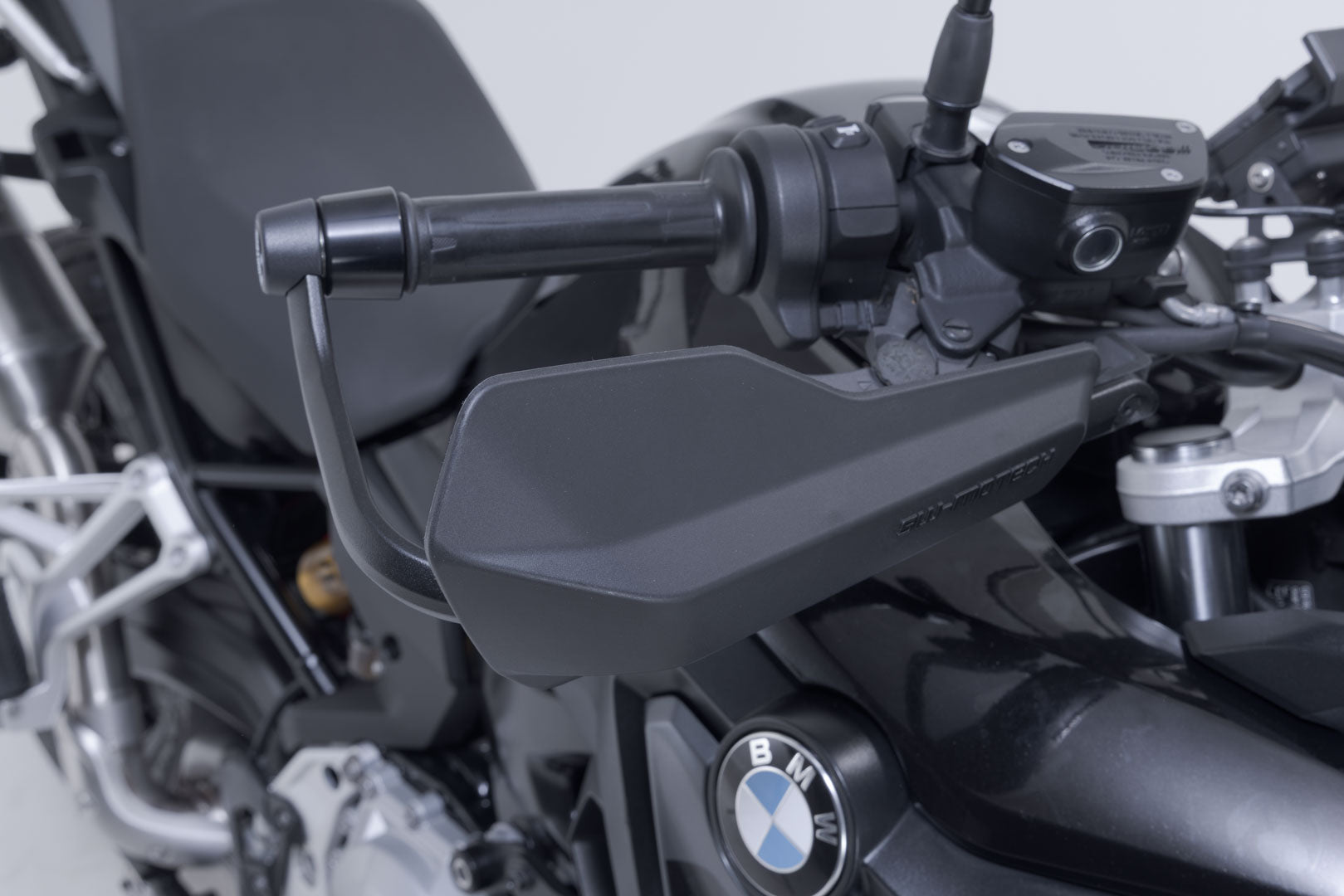 SW-MOTECH / SWモテック スポーツ用ハンドプロテクターキット（ブラック）。BMW F750 GS（17-）。 | HDG.00.220.22500/B