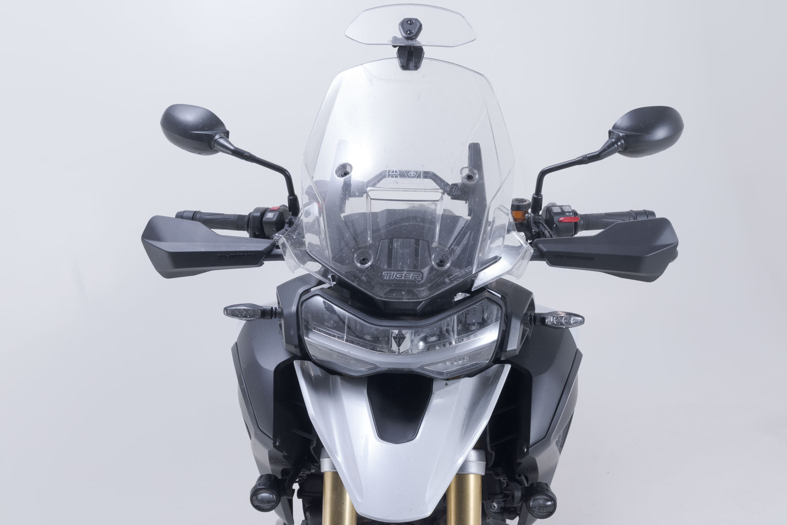 SW-MOTECH / SWモテック スポーツ用ハンドプロテクターキット（ブラック）。Triumph・タイガー1200（22-）。 | HDG.00.220.22700/B