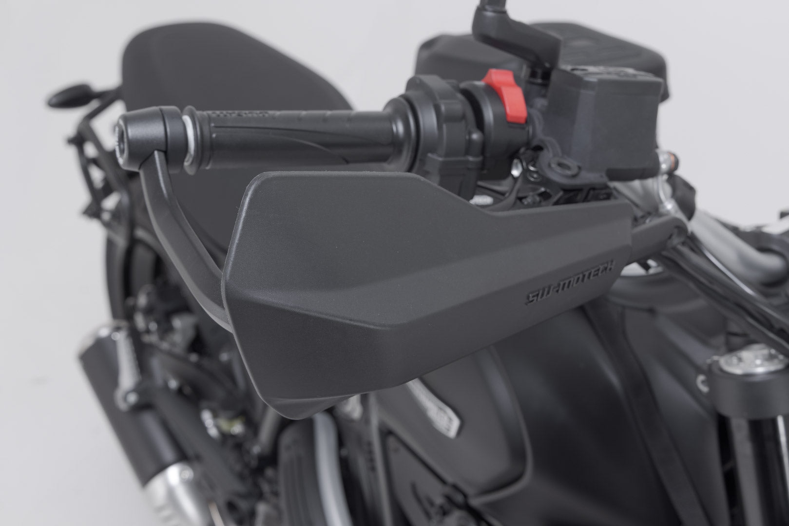 SW-MOTECH / SWモテック スポーツ用ハンドプロテクターキット ブラック。Ducati・スクランブラー（14-）。 | HDG.00.220.24301/B