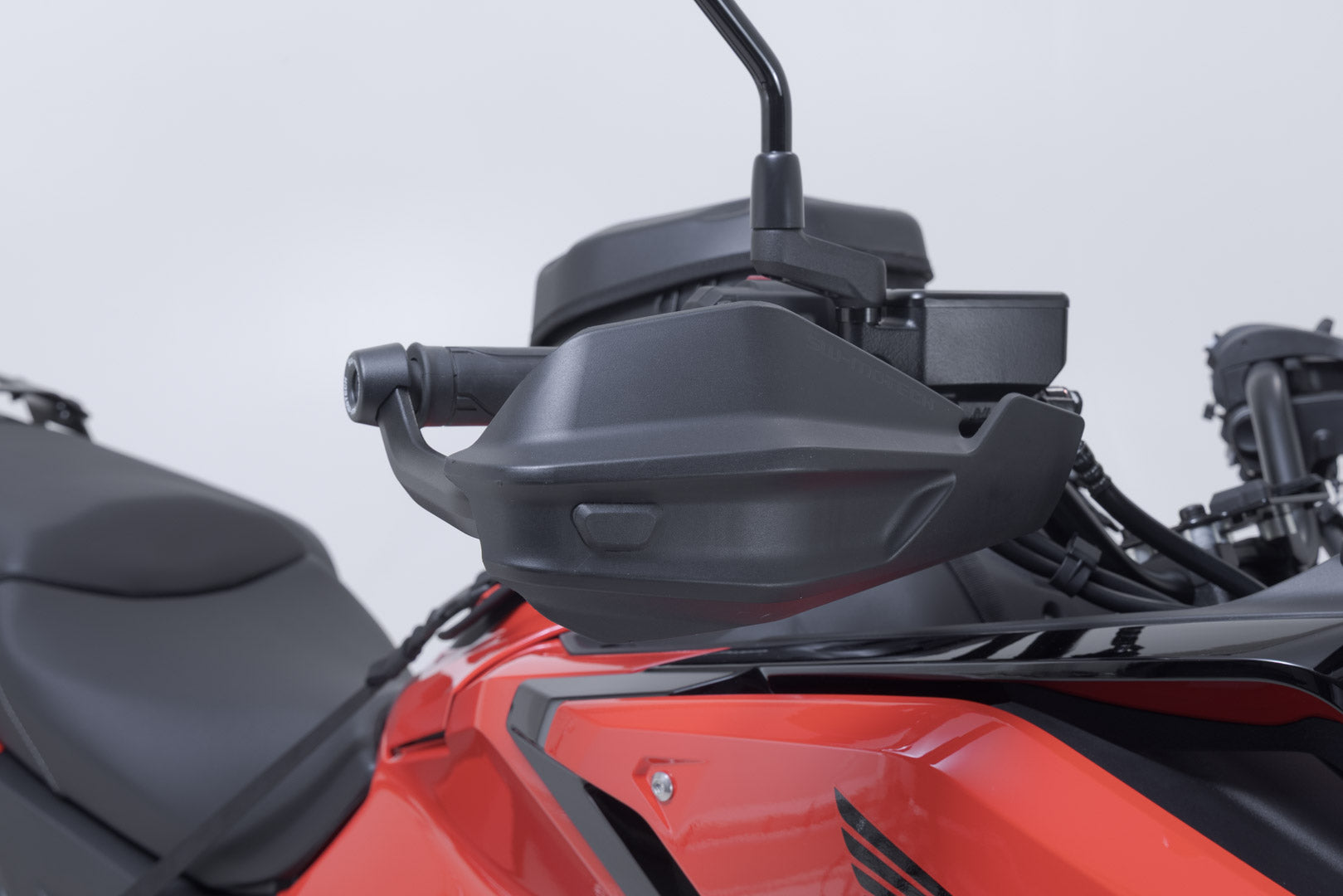 SW-MOTECH / SWモテック アドベンチャー ハンドプロテクターキット ブラック。Honda NCシリーズ（11-）、Suzuki各モデル。 | HDG.00.220.30101/B