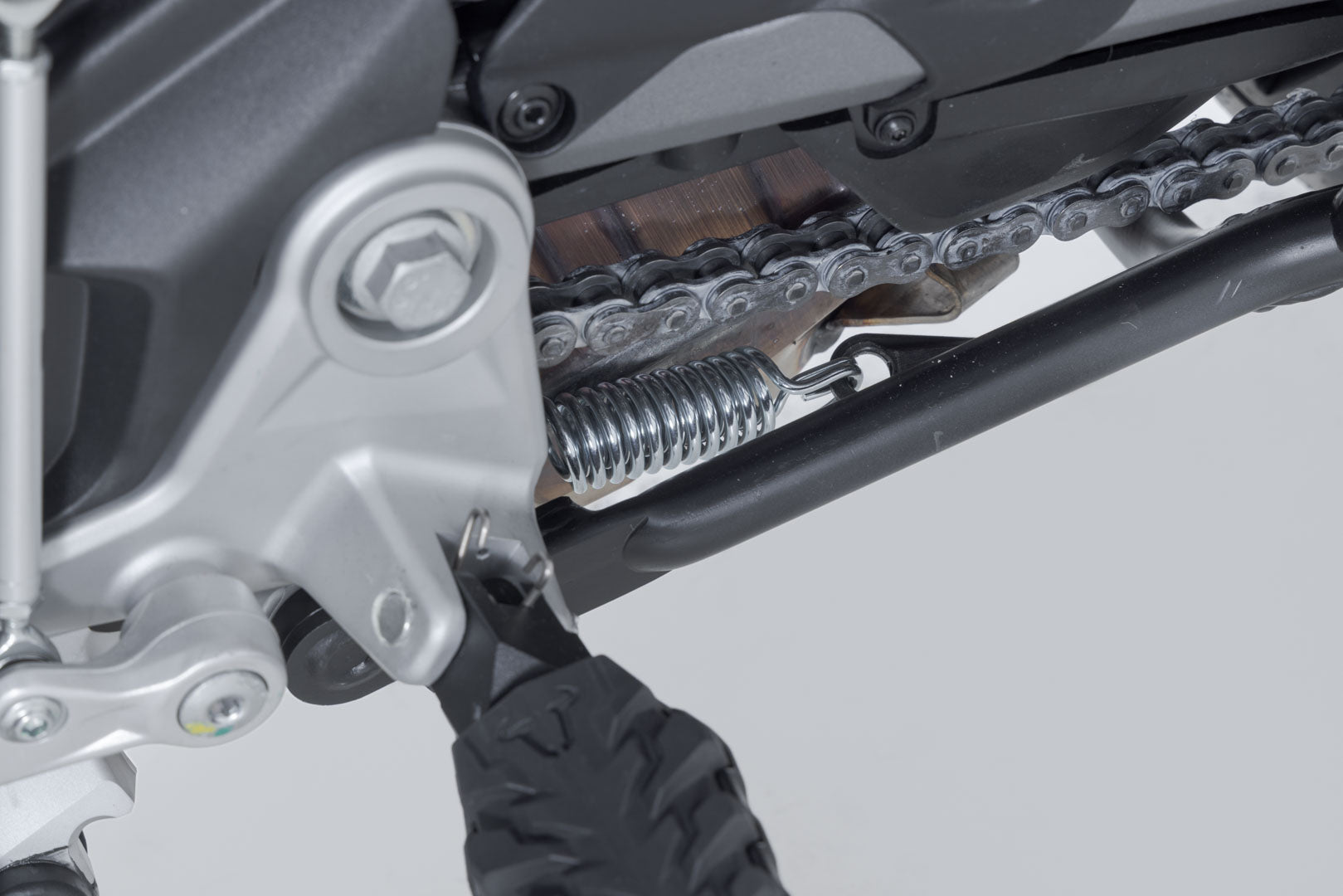 SW-MOTECH / SWモテック センタースタンド（ブラック）。Ducati・ムルティストラーダ V2 / V2 S (24-)。 | HPS.22.807.10000/B