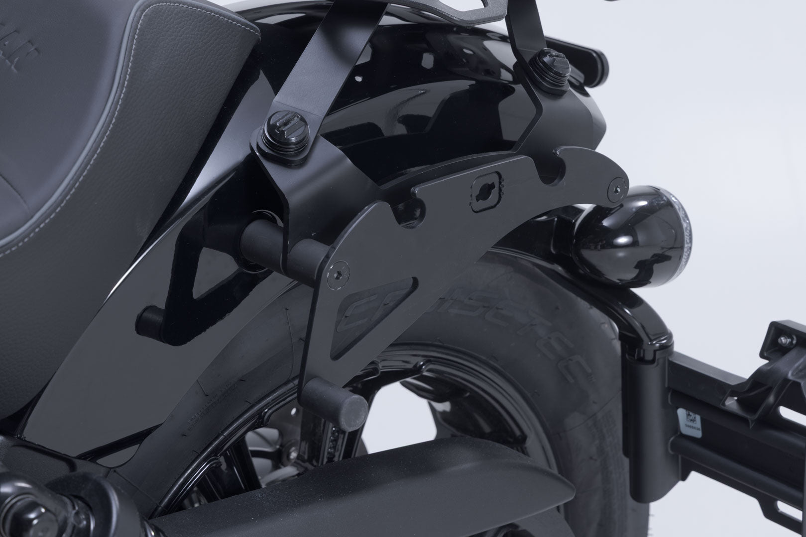 SW-MOTECH / SWモテック SLH サイドキャリア LH1（左側） インディアン・スカウト・モデル（24-）。 | HTA.20.394.18000