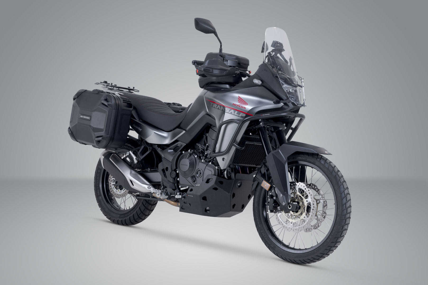 SW-MOTECH / SWモテック DUSC ハードケースシステム ブラック。33/33 リットル。Honda XL750 トランスアルプ (22-)。 | KFT.01.070.65001/B