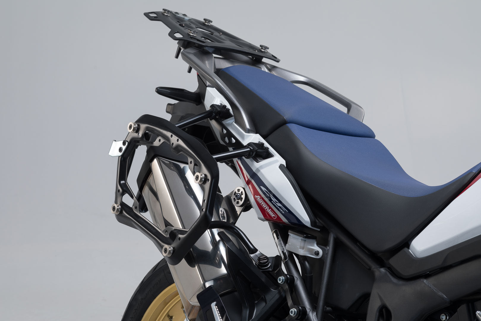 SW-MOTECH / SWモテック DUSC ハードケースシステム ブラック。41/33 リットル。CRF1000L アフリカツイン (15-17)。 | KFT.01.622.65001/B