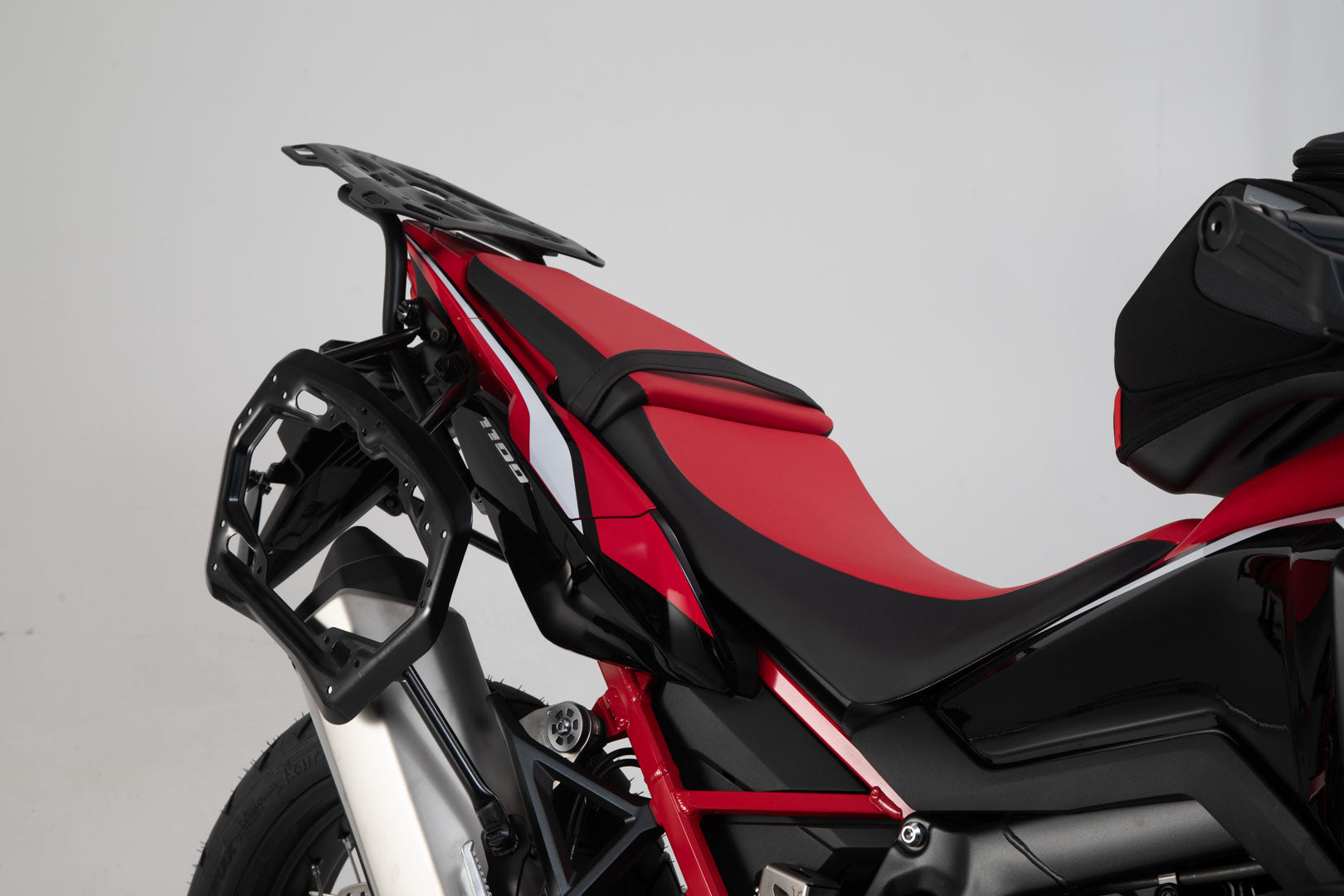 SW-MOTECH / SWモテック DUSC ハードケースシステム ブラック。41/33 リットル。CRF1100L アフリカツイン (19-21)。 | KFT.01.950.65001/B